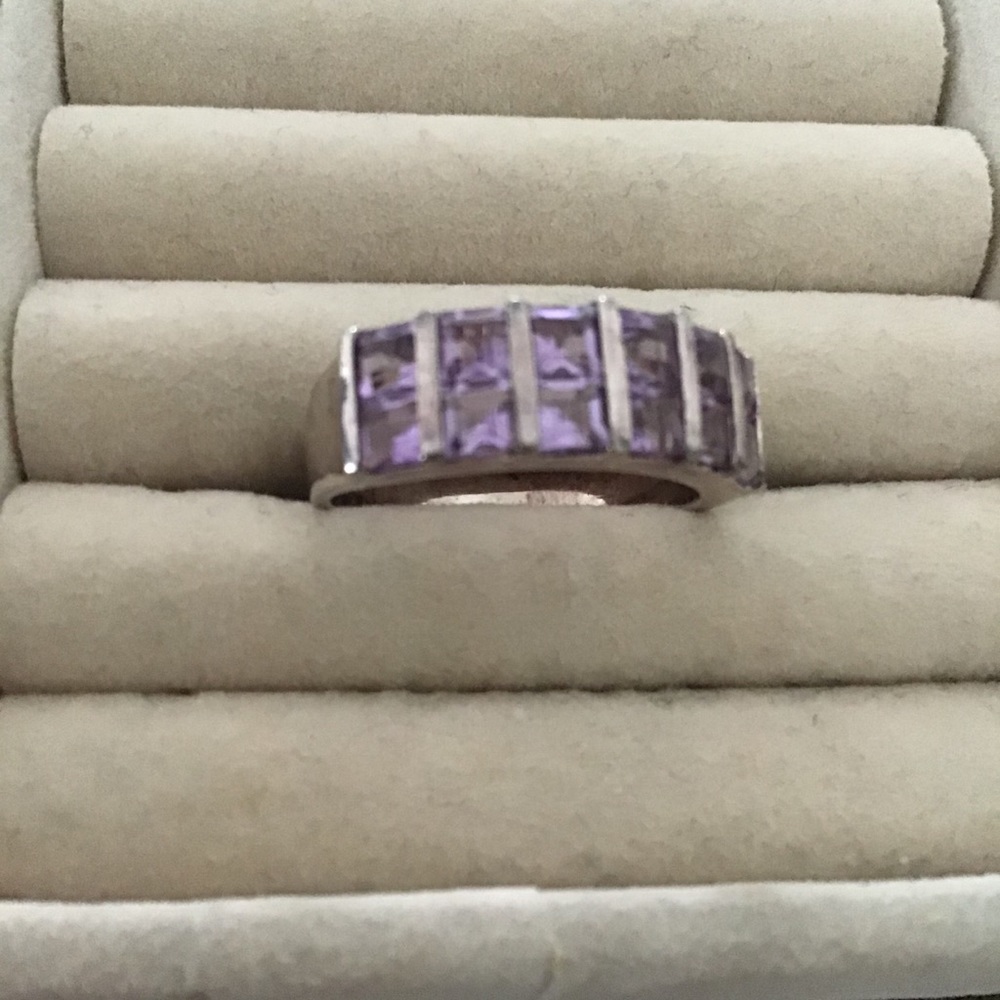 Sterling 925 Size 7 Ring with Amethyst Stones